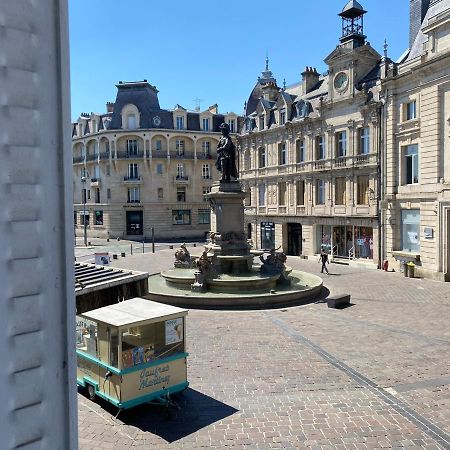 Le Gonzague, Appartement Hyper-Centre Tout Confort. Charleville-Mezieres Luaran gambar